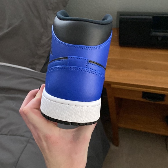 Black hyper Royals Jordan 1’s, comes with crease protectors - Picture 3 of 3